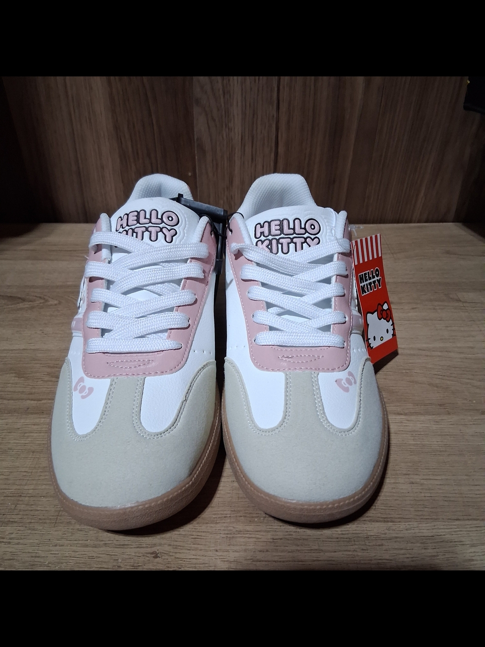 Hello Kitty Women Pink & White Lace-Up Sneakers